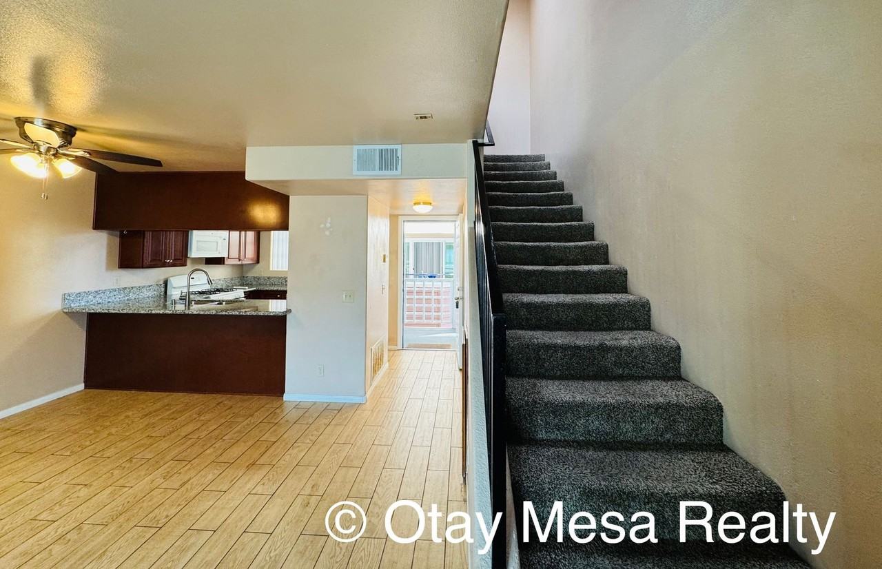 162 Date Ave #B - Photo 5 of 11