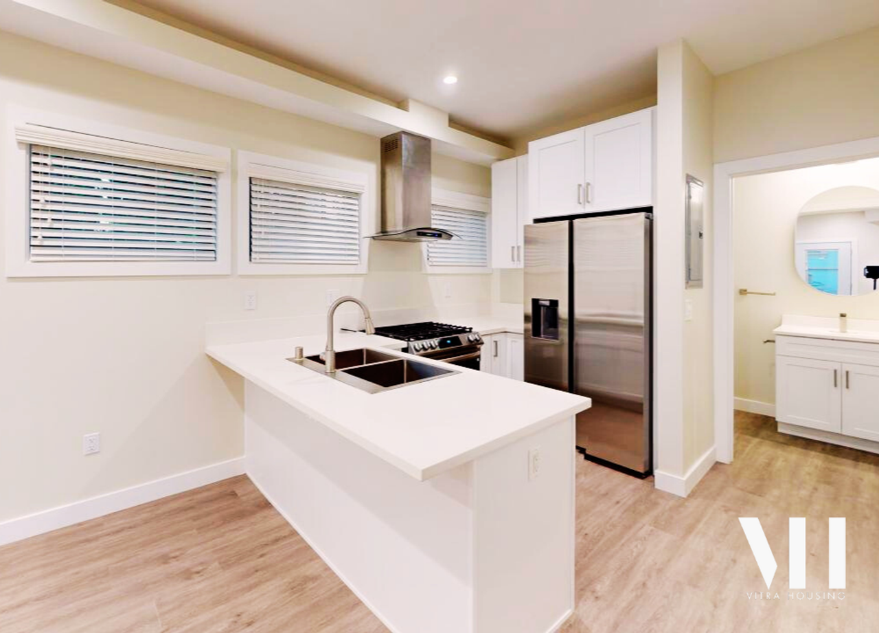 1140 West 25th Street - Photo 2 of 19