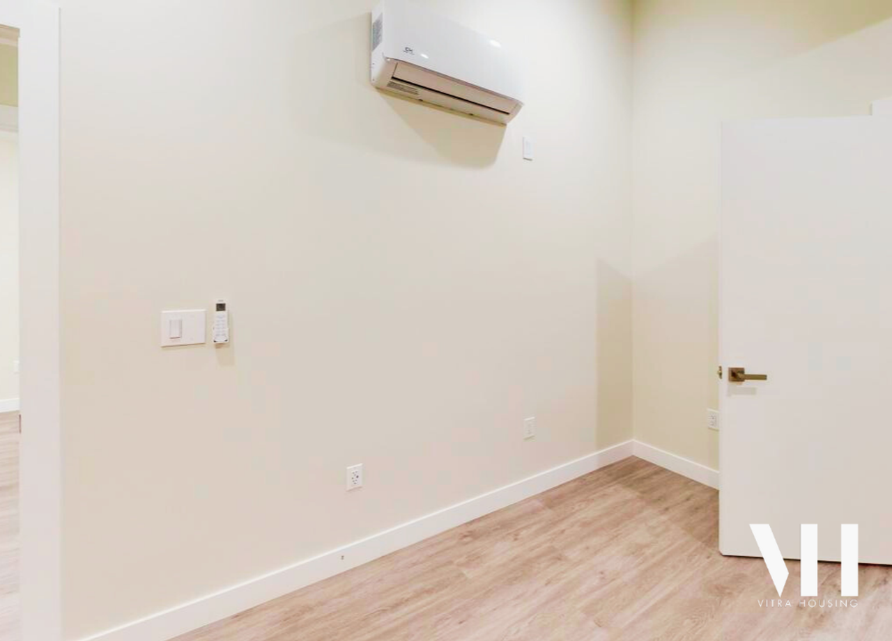 1140 West 25th Street - Photo 3 of 19