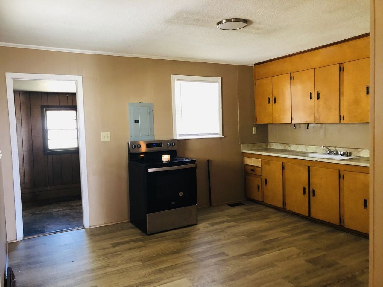 752 Whitlock Street - Photo 5 of 8