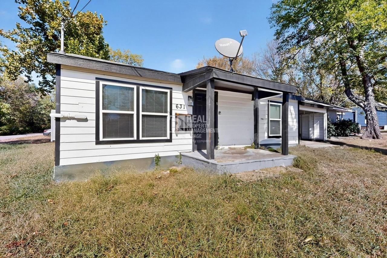 631 Baker Street - Photo 3 of 50