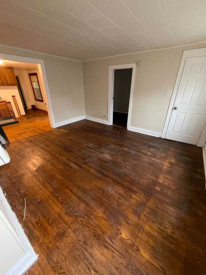 686 3rd Ave - Photo 5 of 10