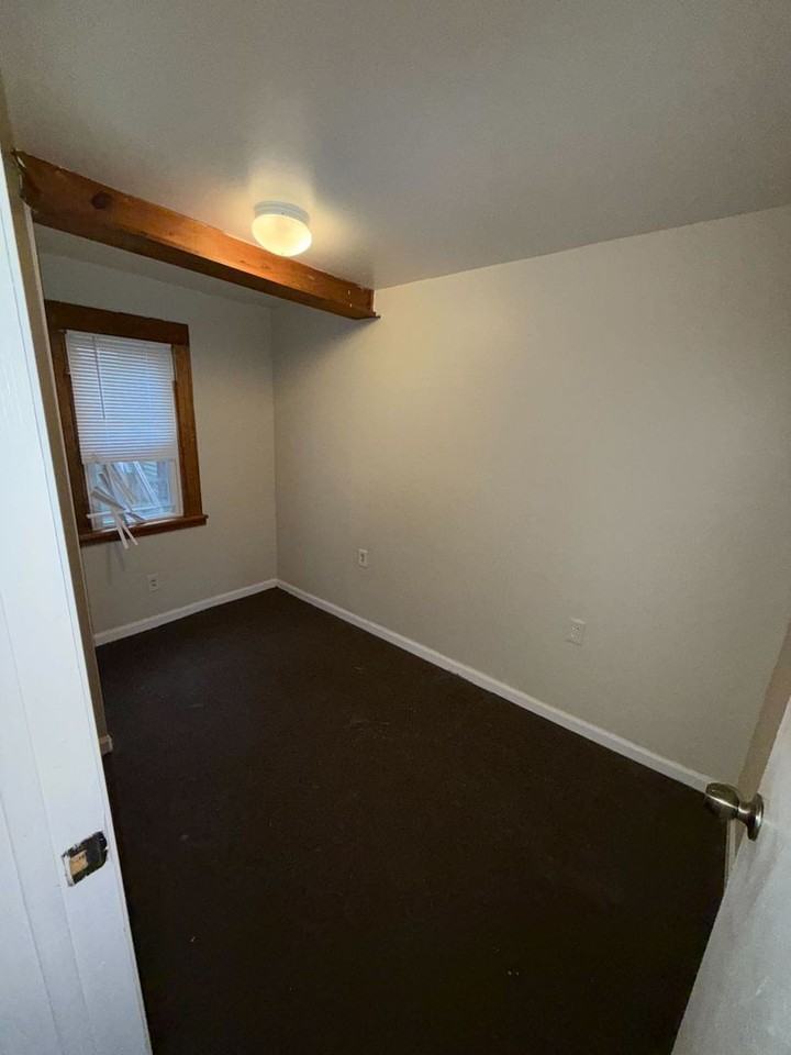 686 3rd Ave - Photo 6 of 10