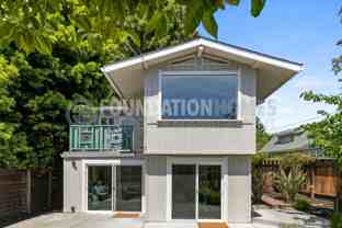 32 Parkwood Ave - Photo 1 of 1