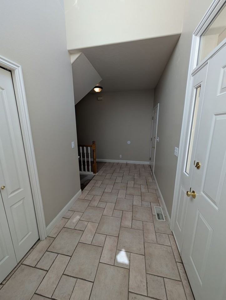 1366 Delphic Way - Photo 4 of 47