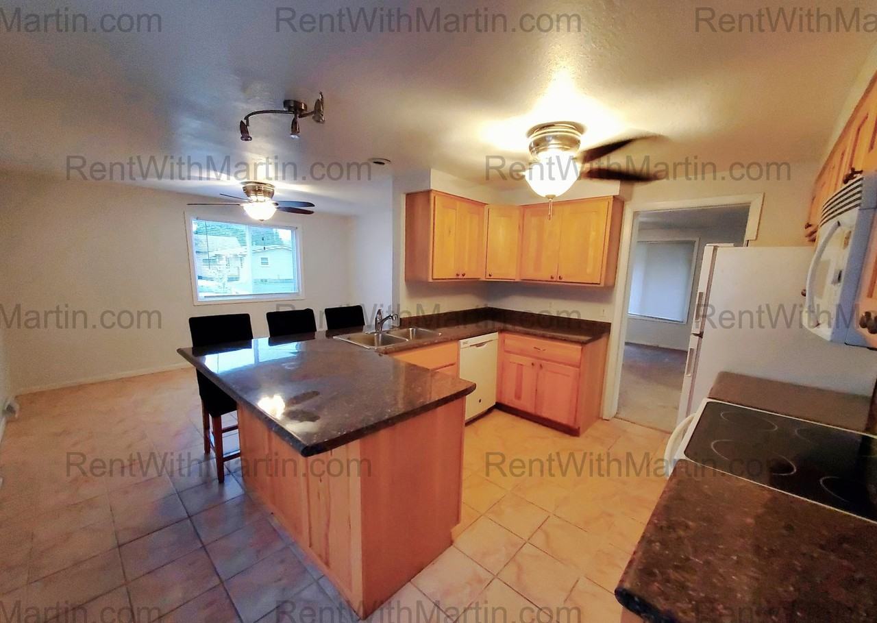 119 6th Street Southwest - Photo 6 of 16