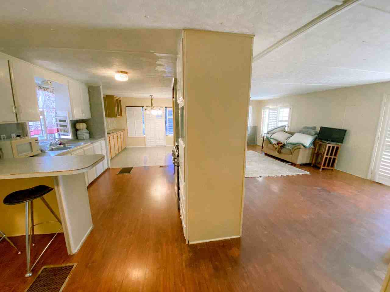 719 South Lyon Avenue - Photo 6 of 12