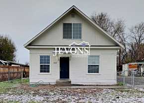 1713 S 10th Ave - Photo 1 of 1