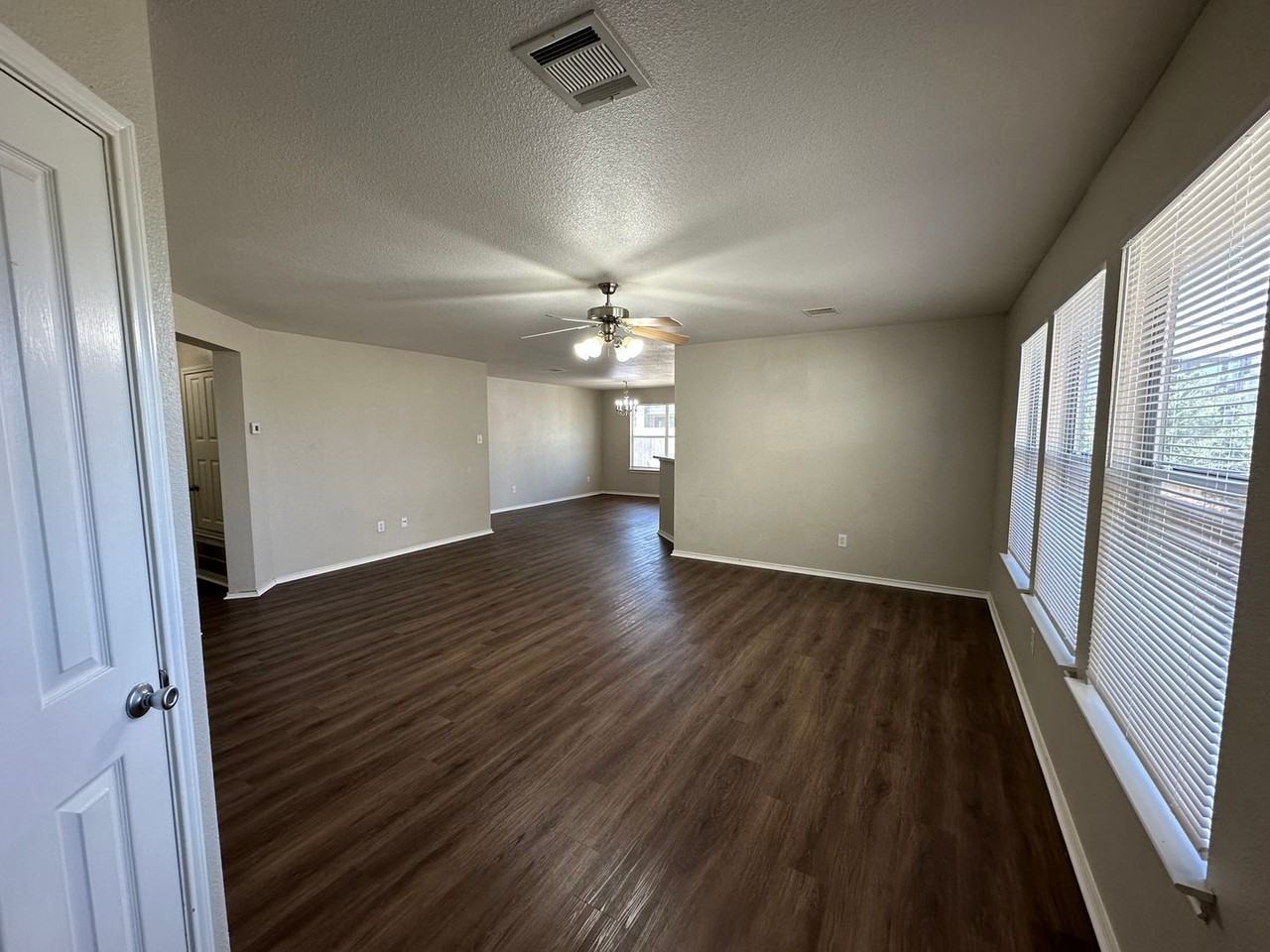 193 Corral Fence - Photo 4 of 21