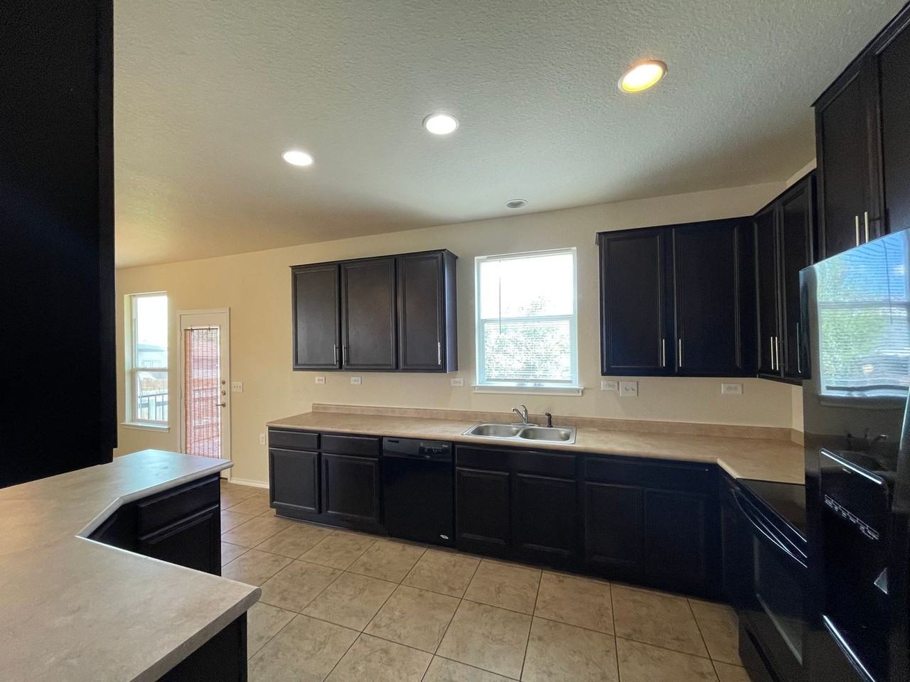 7422 Primrose Post - Photo 3 of 20