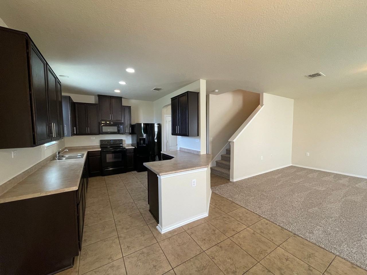 7422 Primrose Post - Photo 4 of 20