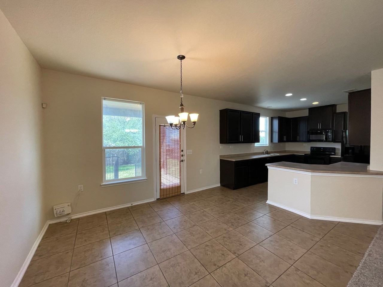 7422 Primrose Post - Photo 6 of 20