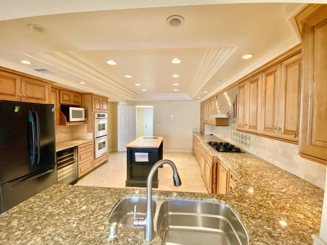 4555 Tam Oshanter Dr - Photo 2 of 32