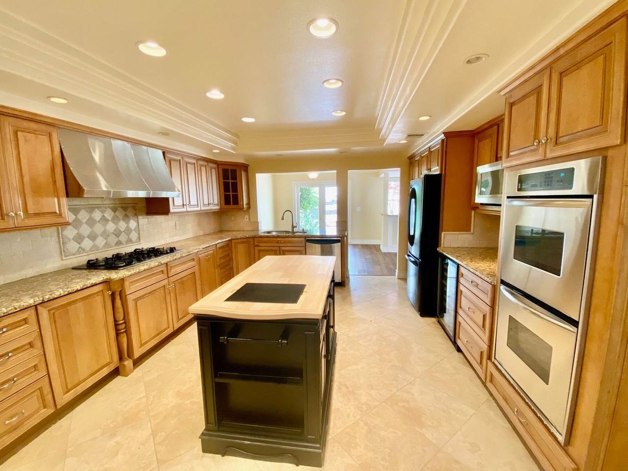 4555 Tam Oshanter Dr - Photo 3 of 32