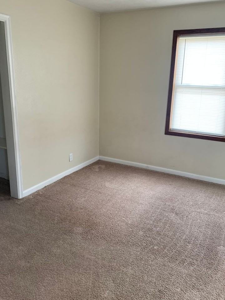 918 S 1st St - Photo 6 of 14