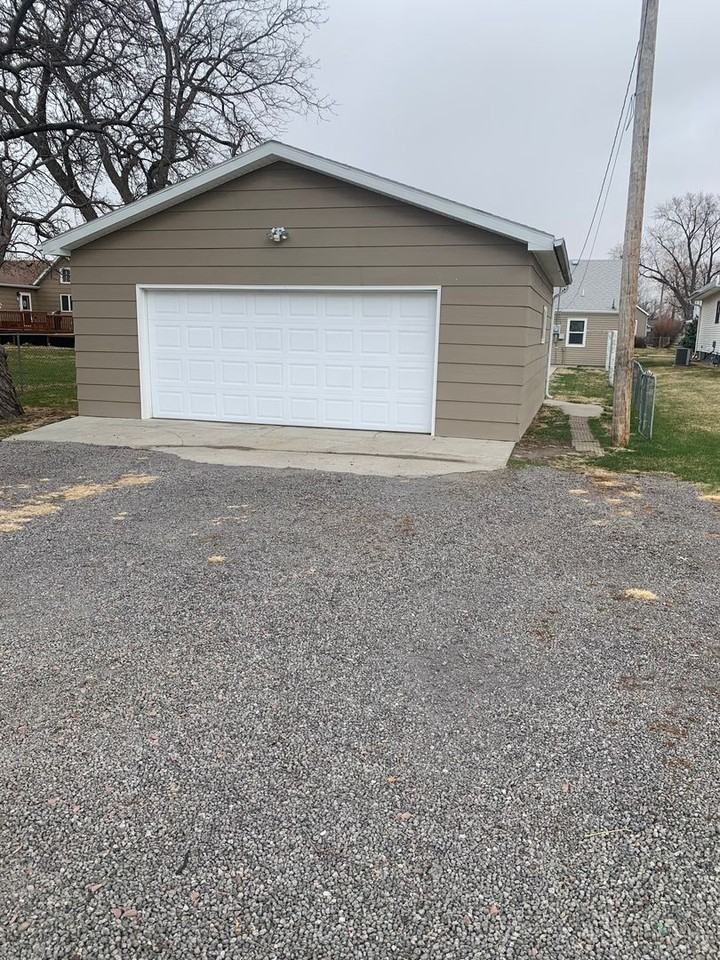 918 S 1st St - Photo 4 of 14