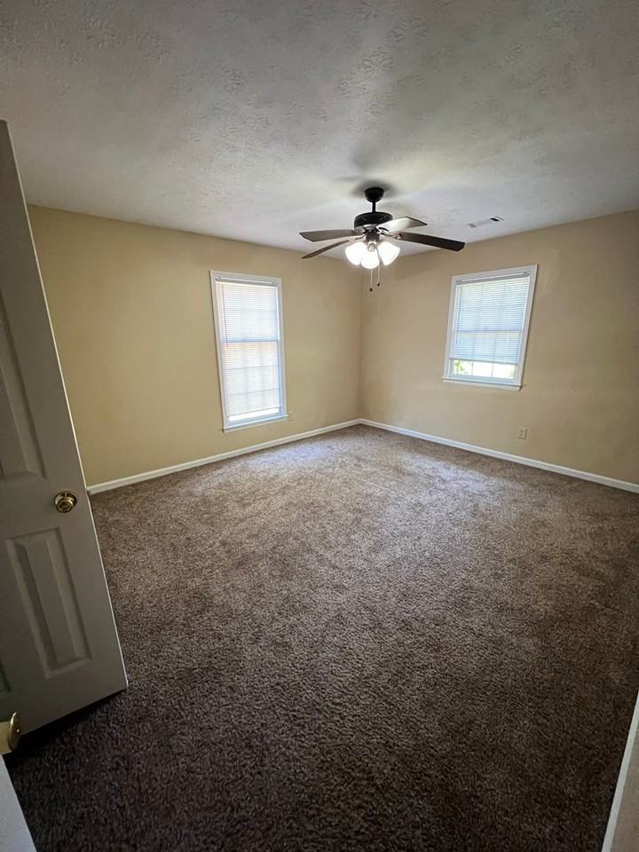 994 Birch Ct - Photo 7 of 12