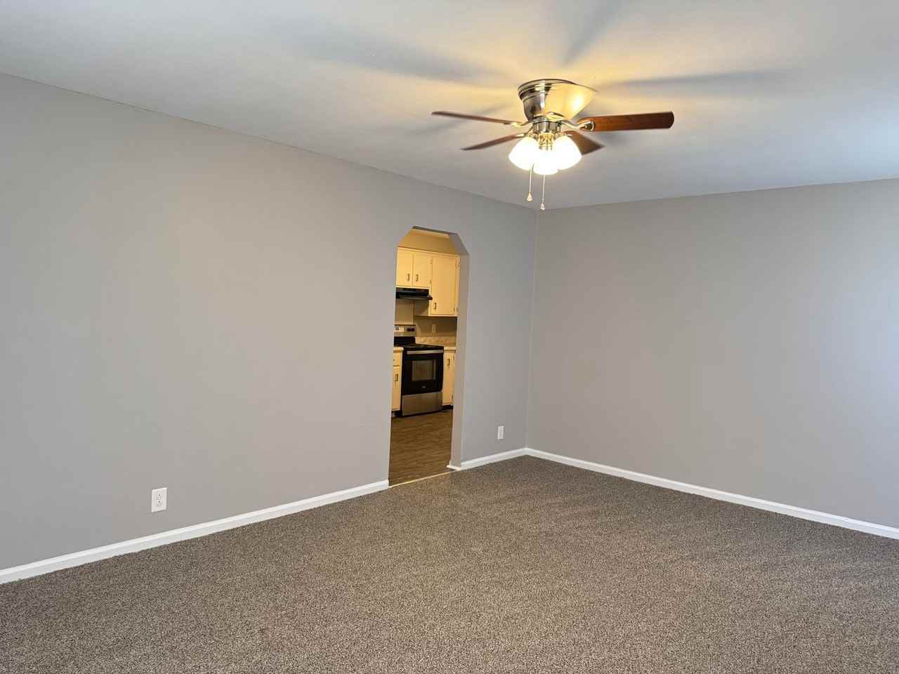 803 Ringgold Rd - Photo 4 of 20