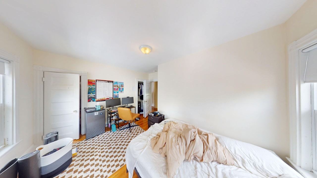 1 Woodstock Ave - Photo 6 of 31