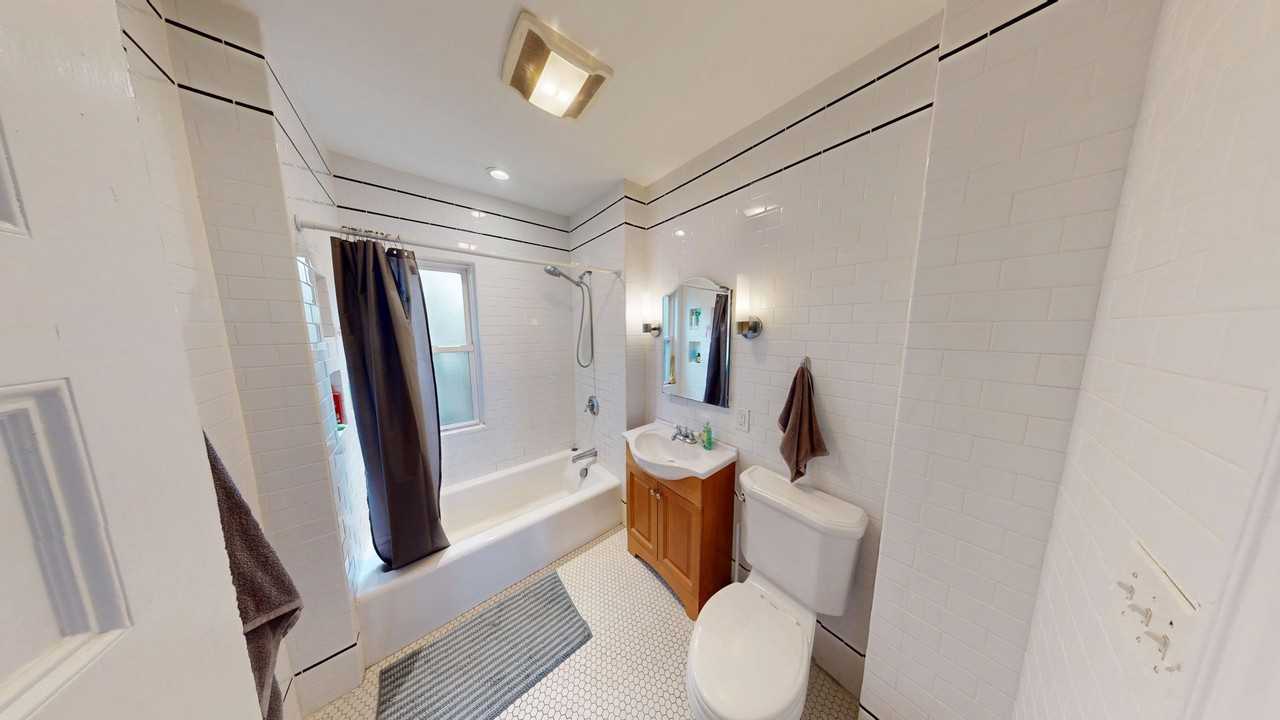 1 Woodstock Ave - Photo 7 of 31