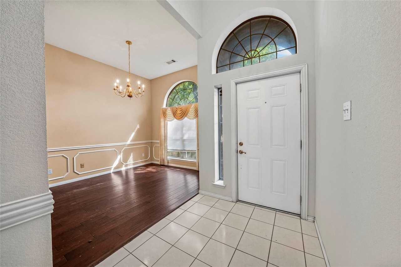 5606 Eagle Rock Rd - Photo 2 of 19