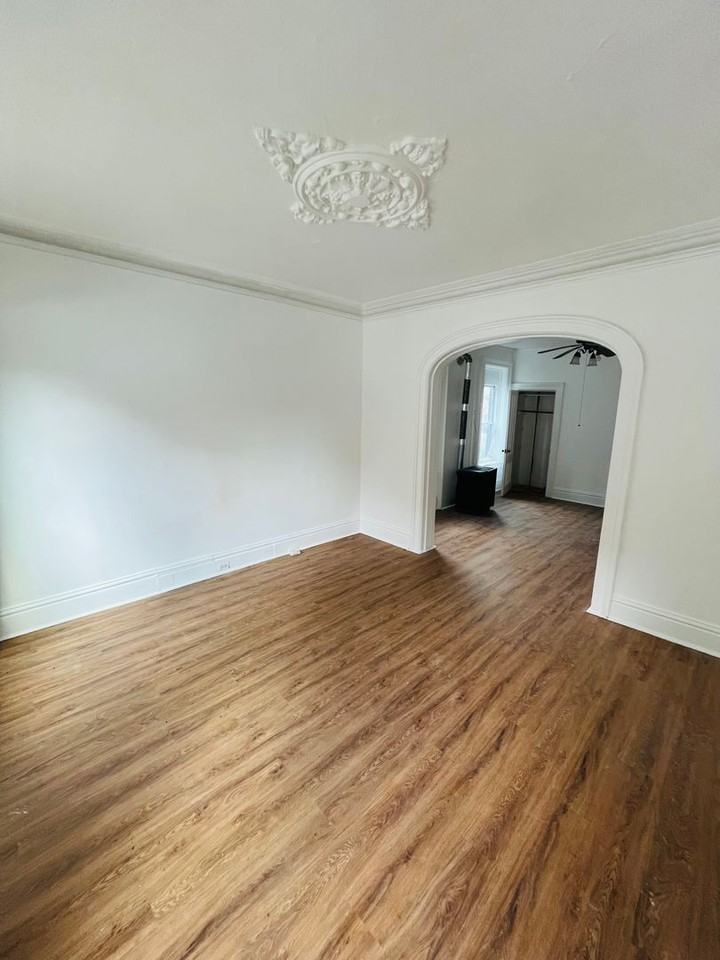 82 Main St - Photo 2 of 6