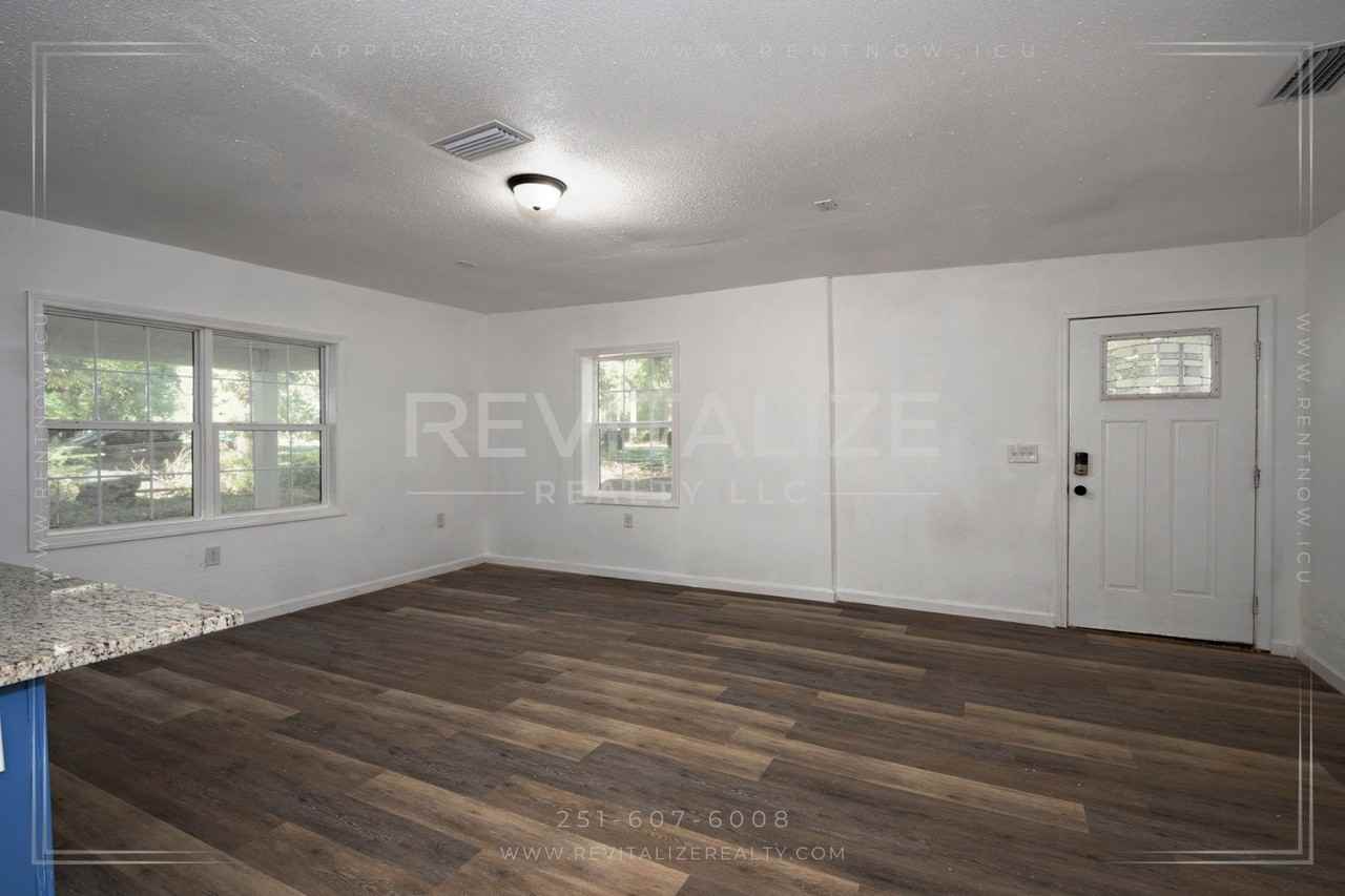 8643 Tabor Drive - Photo 6 of 33