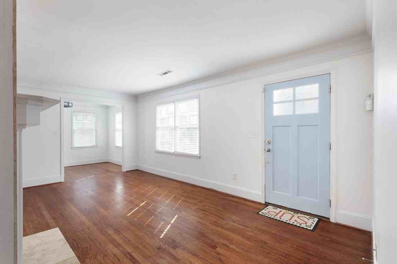 1214 Beechview Dr Se - Photo 2 of 33