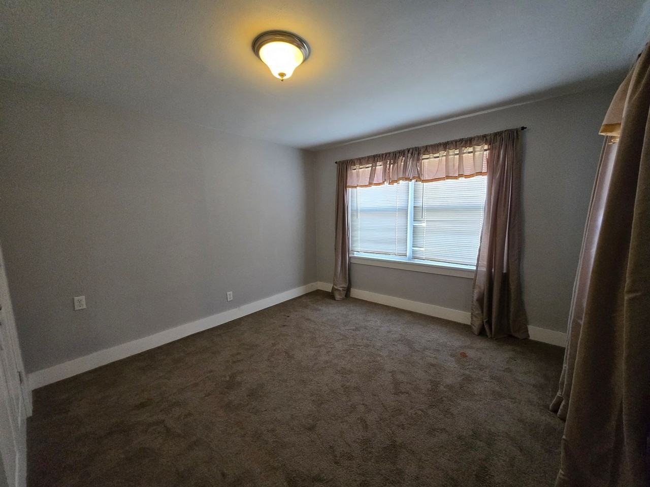 804 N Washington Ave - Photo 5 of 26