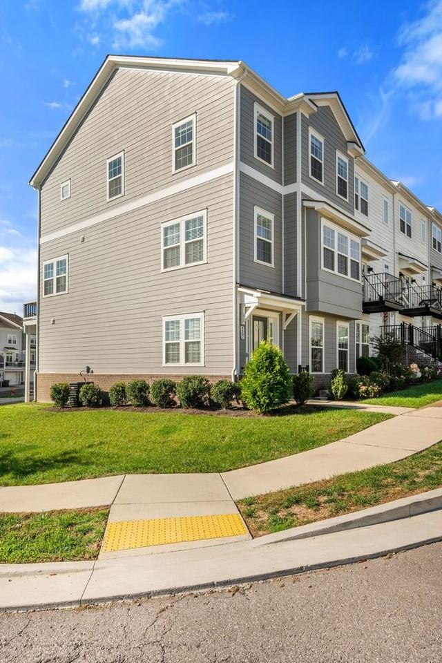 4201 Camdale Dr - Photo 2 of 37