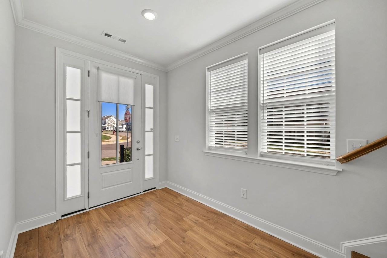 4201 Camdale Dr - Photo 5 of 37