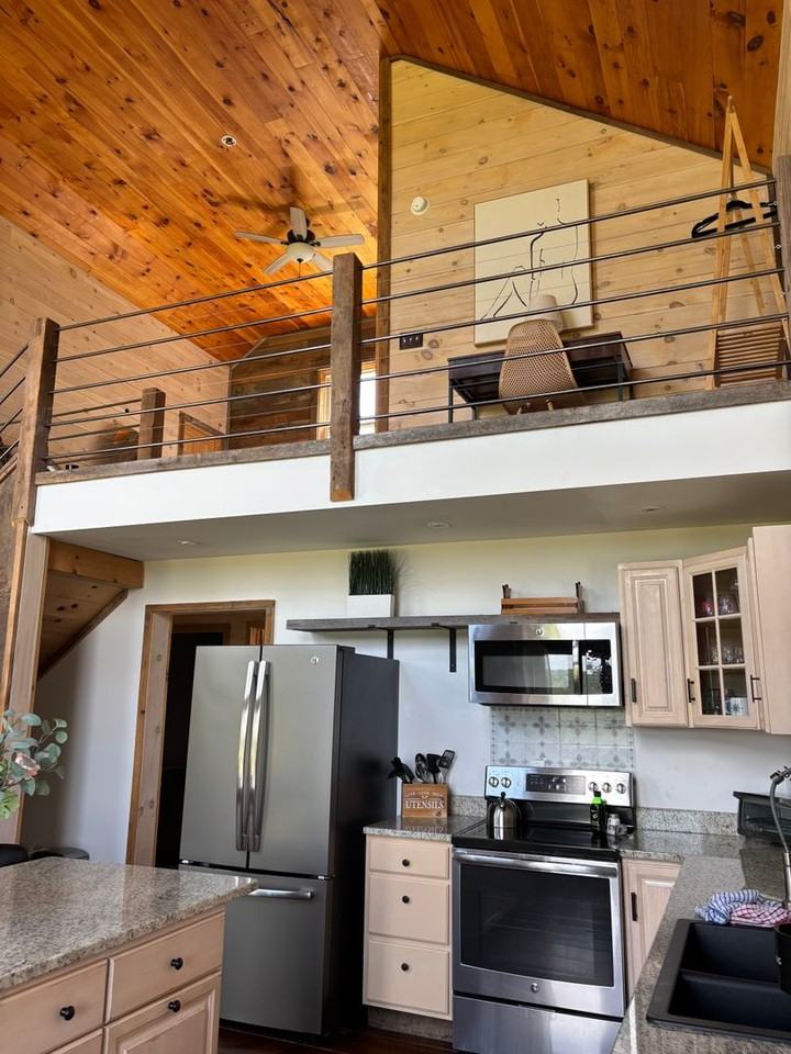 663 Sterling Rd - Photo 7 of 23