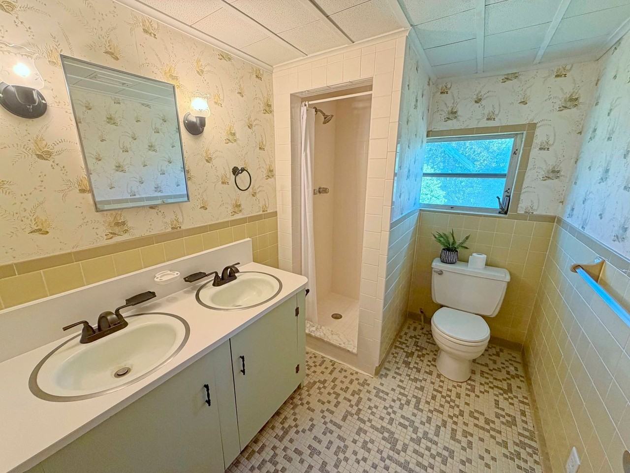 5336 Alpha Ave - Photo 6 of 13