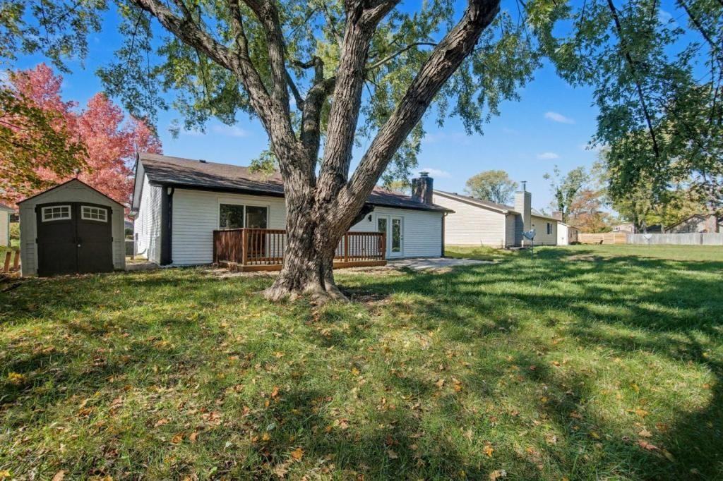 7882 Lockport Blvd - Photo 3 of 46