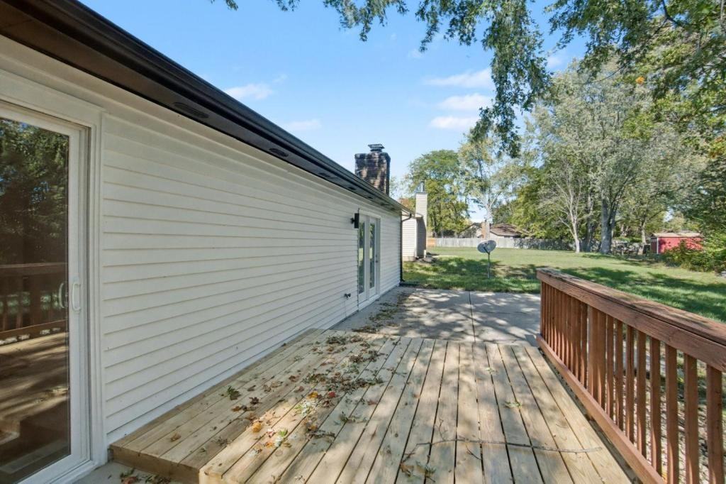 7882 Lockport Blvd - Photo 5 of 46