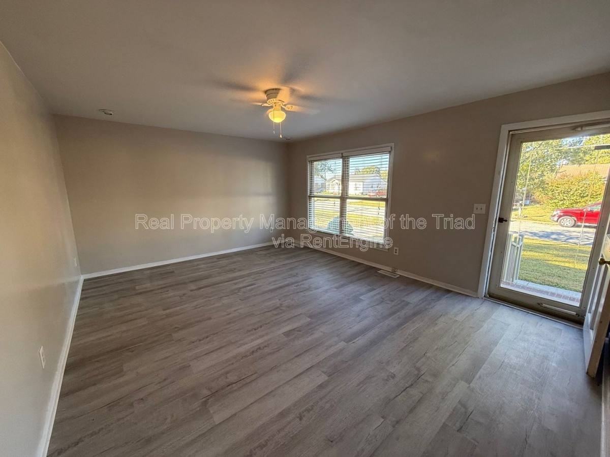 4205 Olympia Dr - Photo 2 of 10