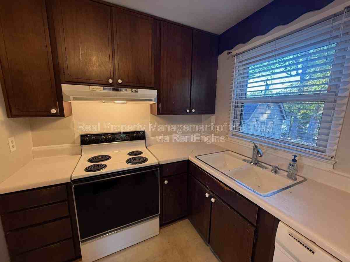 4205 Olympia Dr - Photo 3 of 10