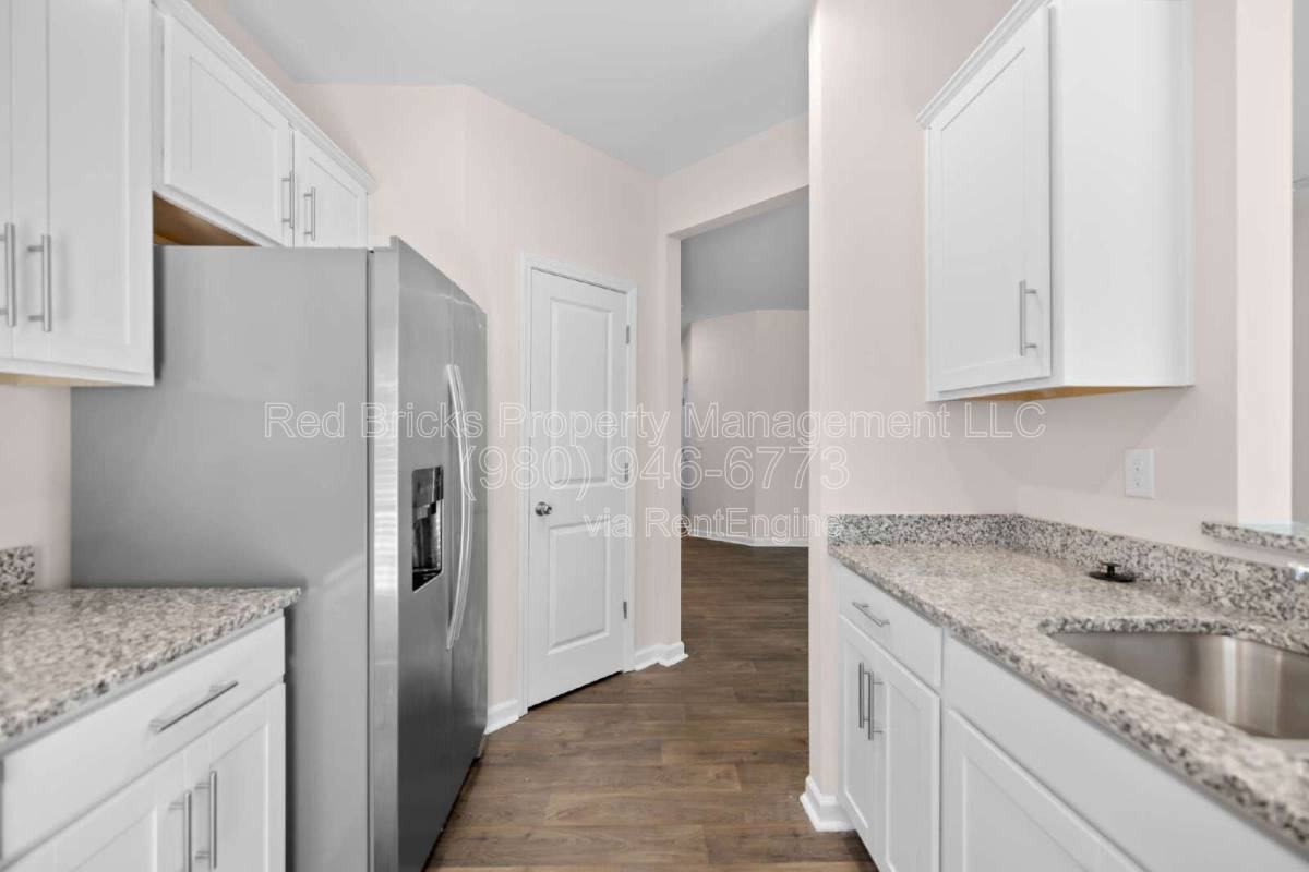 8113 Murray Branch Dr - Photo 7 of 10