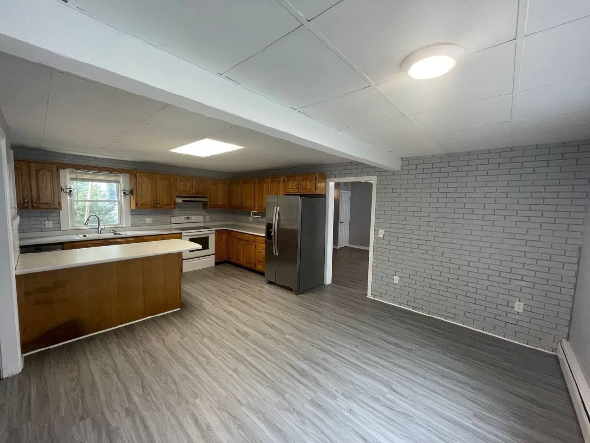 144 Winter St #1 - Photo 3 of 10