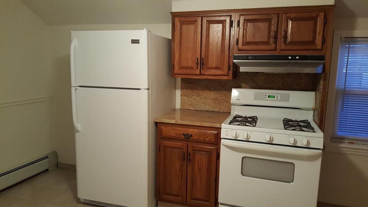 13 Clark Ct - Photo 3 of 10
