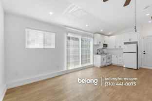 8124 Van Noord Ave - Photo 1 of 1