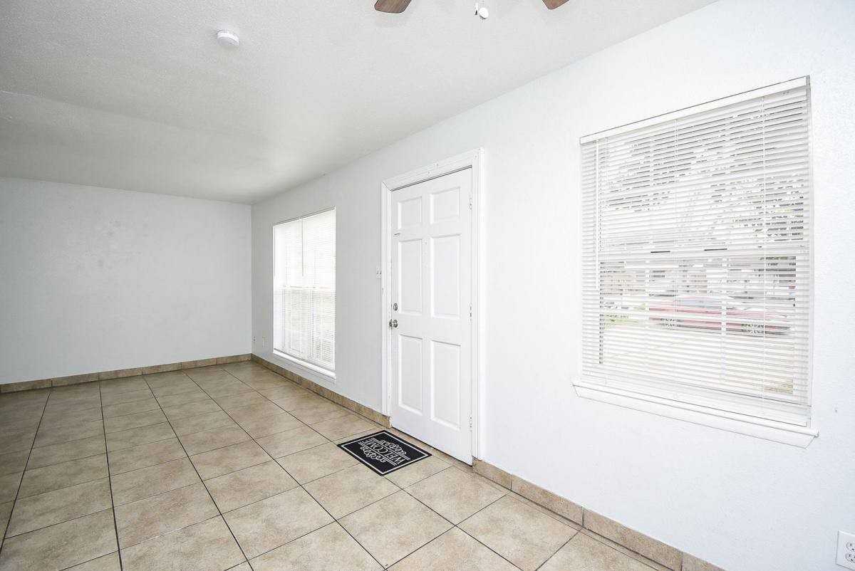 5154 Markwood Ln - Photo 3 of 10