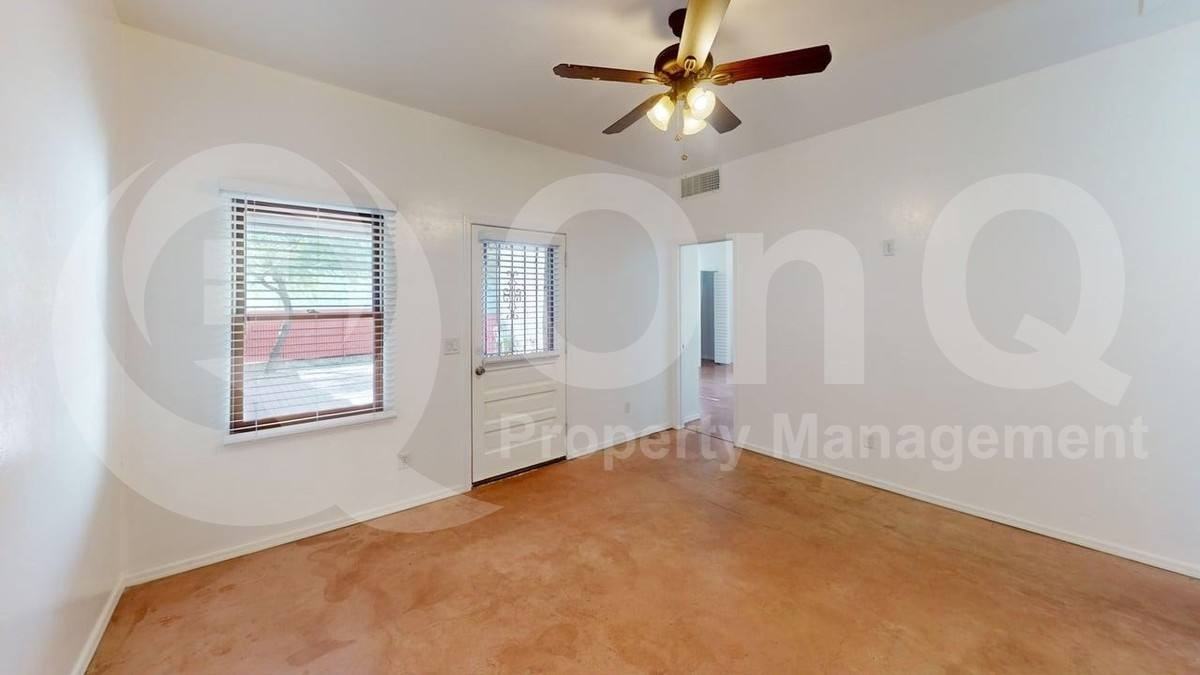 421 W 18th St - Photo 6 of 10