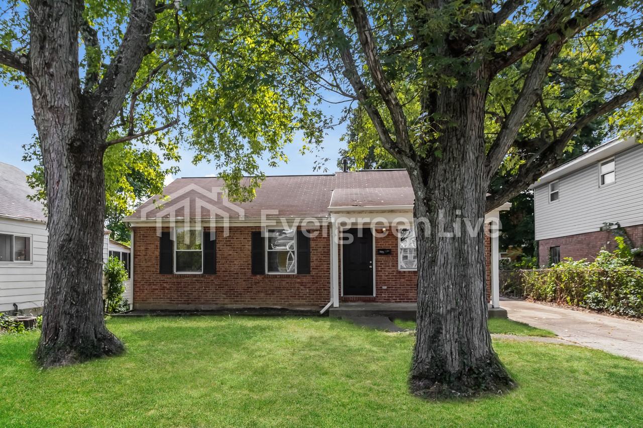 2027 Highland Ave - Photo 2 of 16