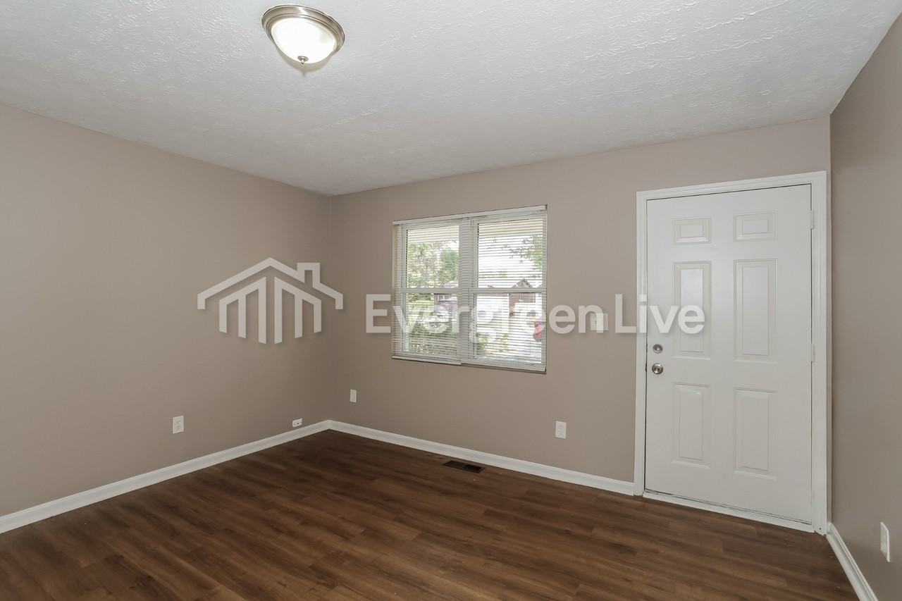 2027 Highland Ave - Photo 4 of 16