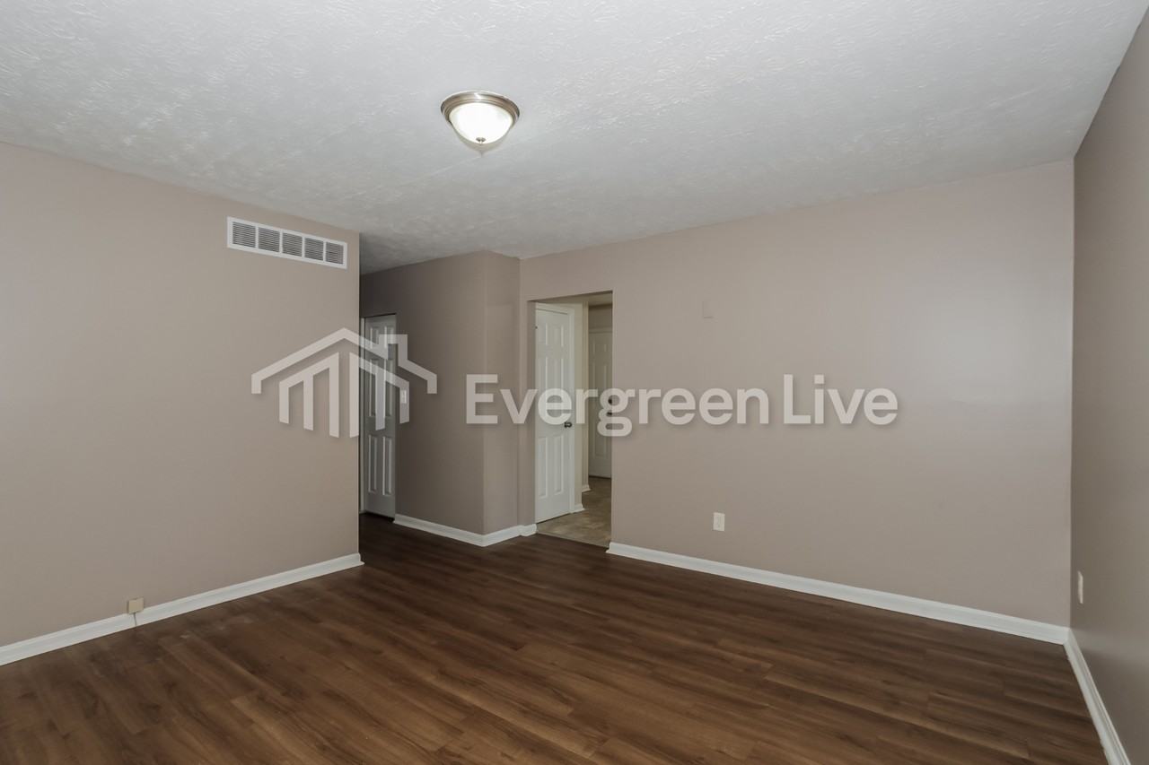 2027 Highland Ave - Photo 5 of 16