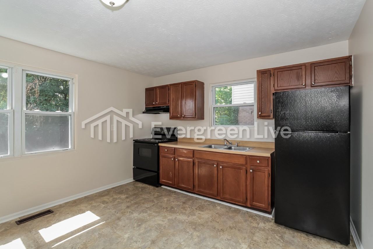 2027 Highland Ave - Photo 6 of 16