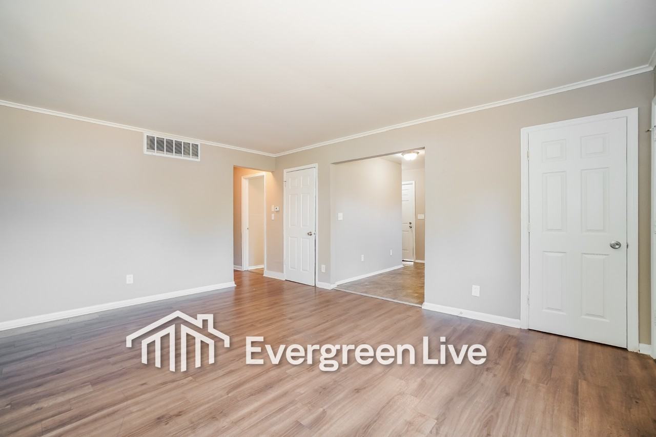 2150 Danby Dr - Photo 3 of 15