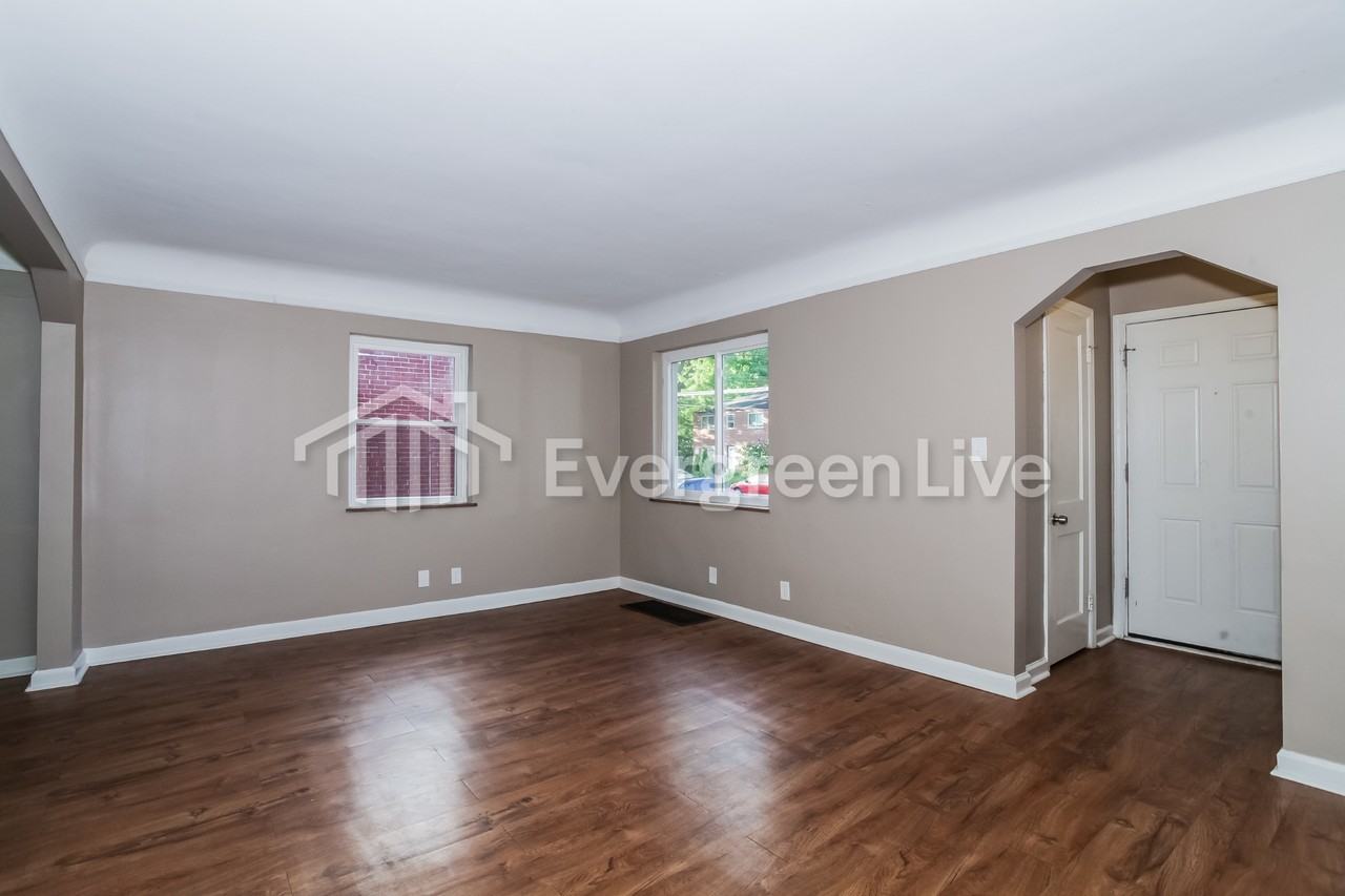 2264 Rosedale Ave - Photo 5 of 16