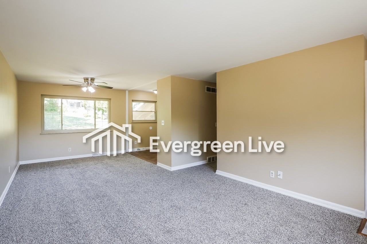 207 Jupiter Dr - Photo 3 of 16